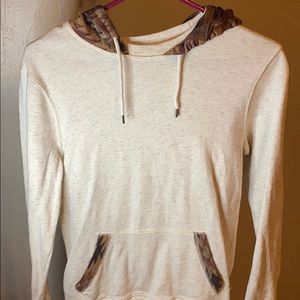 Light weight long sleeve hoodie shirt